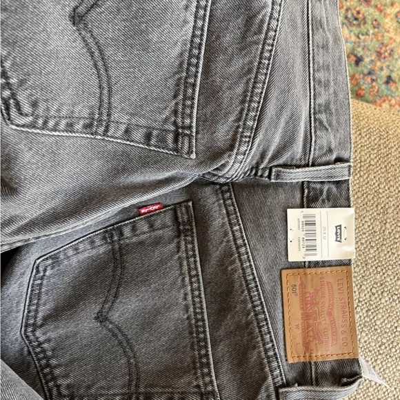 LEVIS BRAND NEW 501 women’s mid rise straight leg (WITH TAGS!!!) - Picture 2 of 7